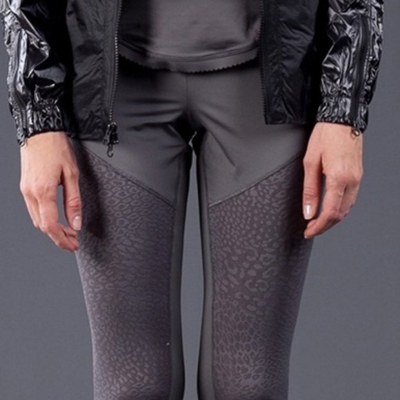 Animal Print Mesh Insert Crop Leggings - Picture 1 of 13